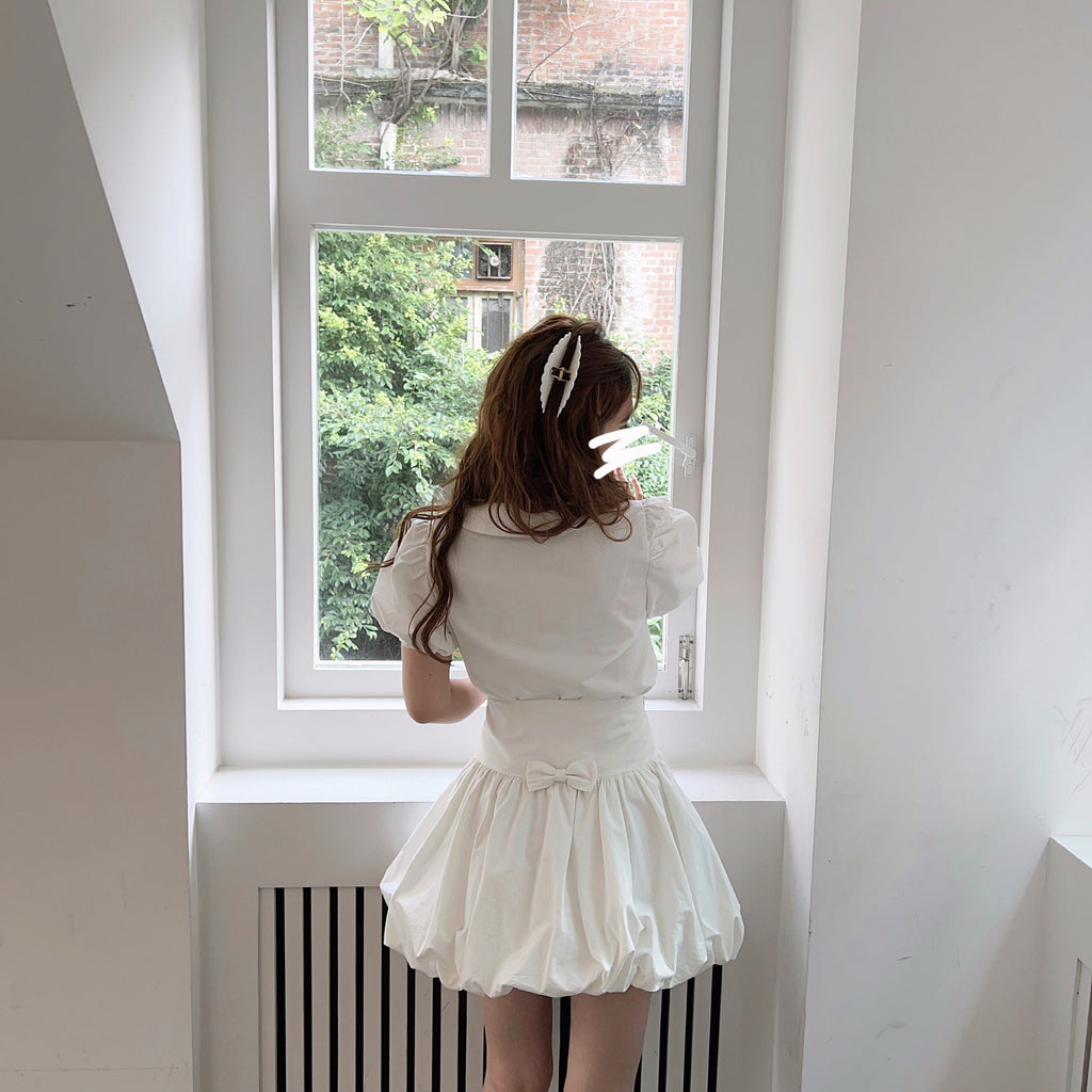 white cloud high waist mini skirt / dolly collar t-shirt blouse