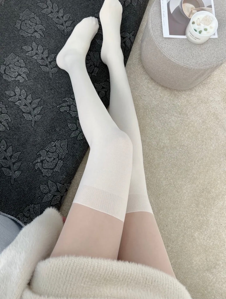 Splicing white pantyhose stocking