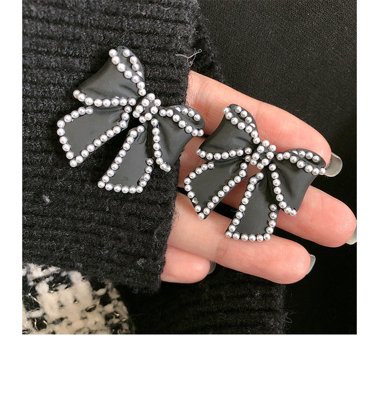 Pink / Black Bow earrings / ear clips - EverythingCuteClub